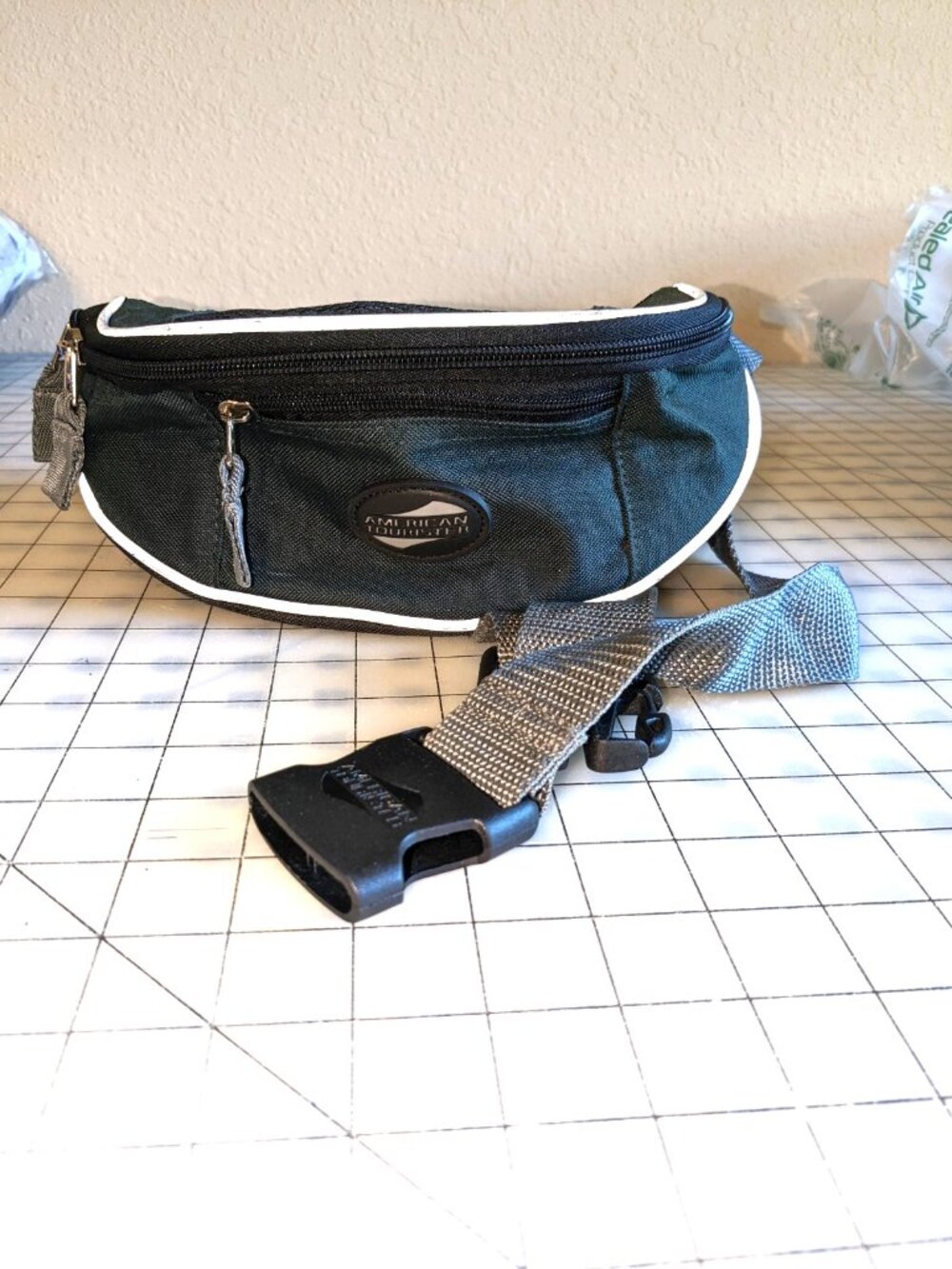 American Tourister Waist Fanny Pack Belt Bag New